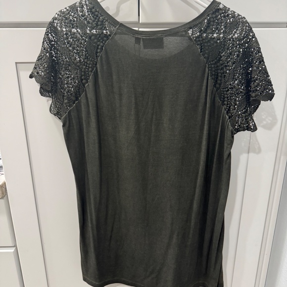 Dantelle Short Lace Sleeve Top - Picture 3 of 4